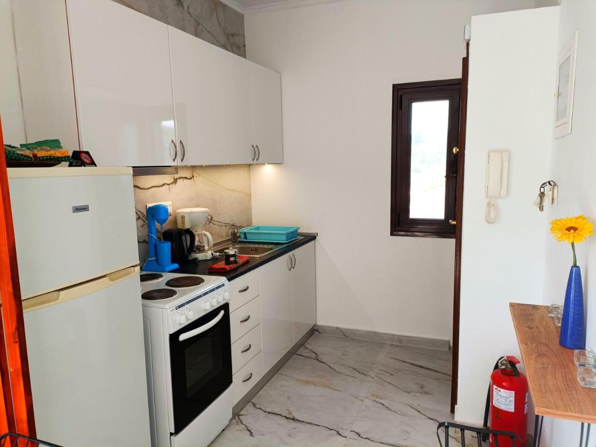 Salonikiou Beach Apartments Akti Salonikiou Екстериор снимка