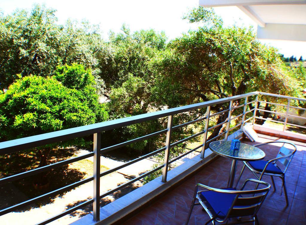 Salonikiou Beach Apartments Akti Salonikiou Стая снимка